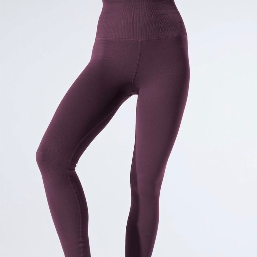 Avocado Universal Leggings